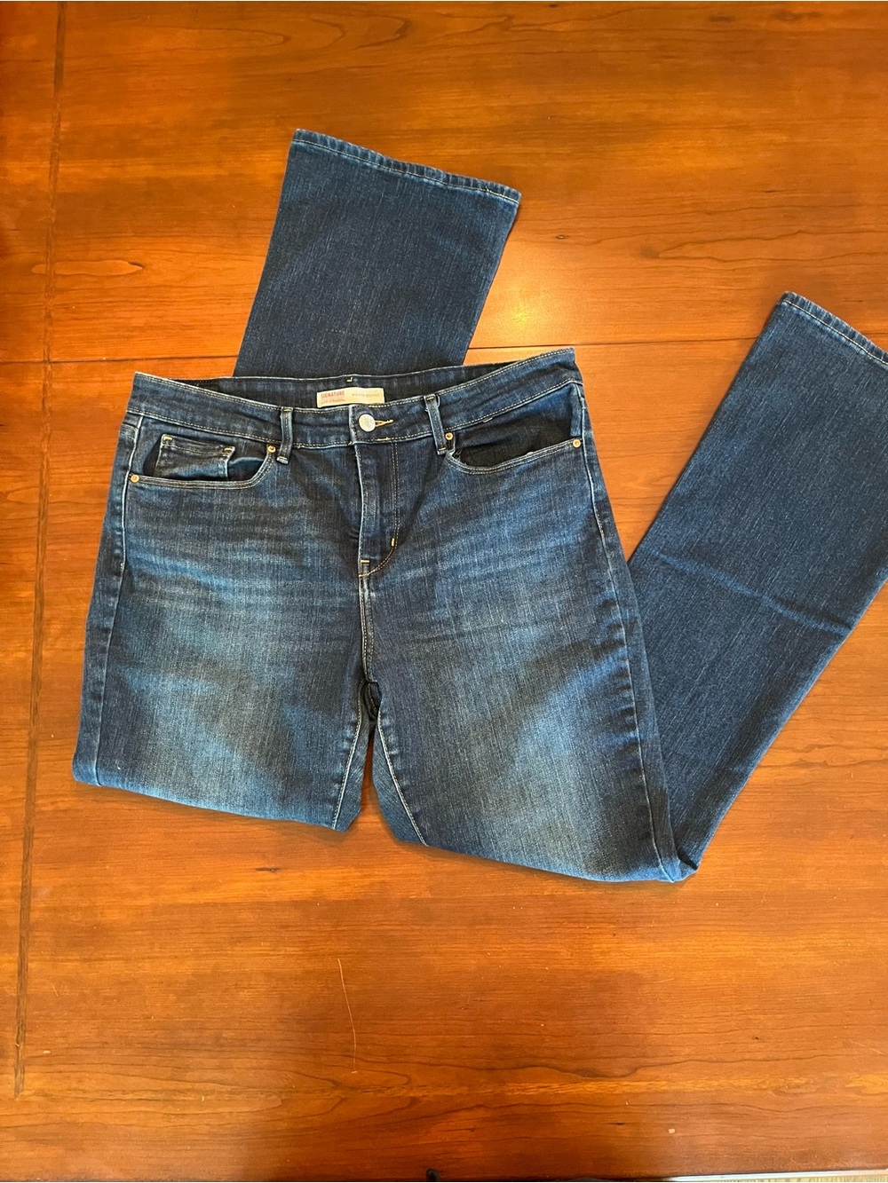 Signature by Levi's Women’s mid Rise bootcut Jeans Sz 14/16